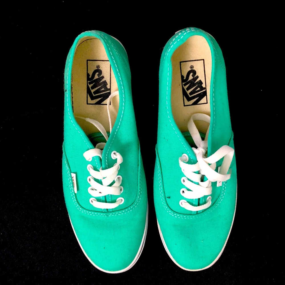 Women’s aqua vans